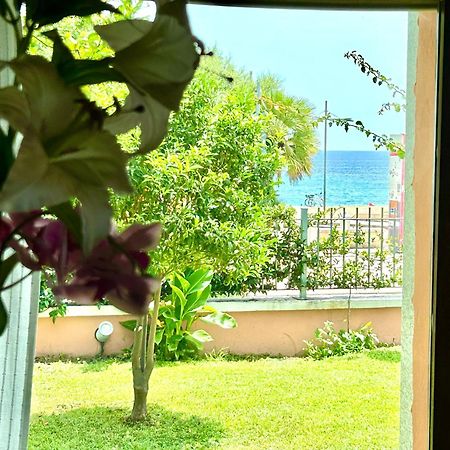 Villa Stella Fronte Mare Porto Frailis Àrbatax Buitenkant foto