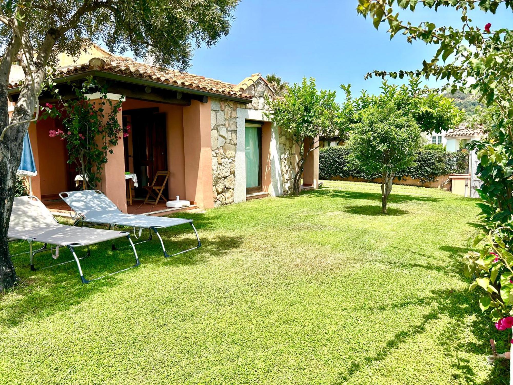Villa Stella Fronte Mare Porto Frailis Àrbatax Buitenkant foto