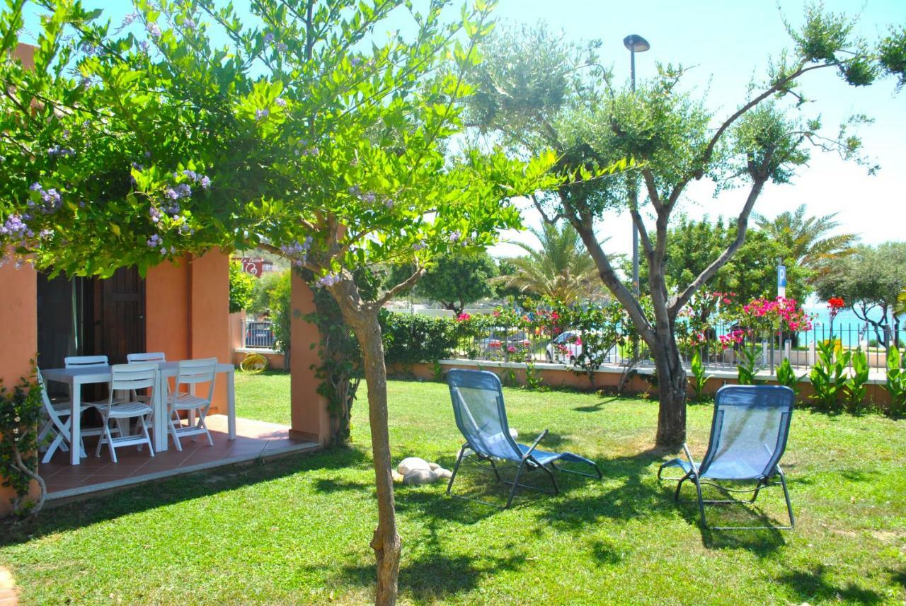 Villa Stella Fronte Mare Porto Frailis Àrbatax Buitenkant foto